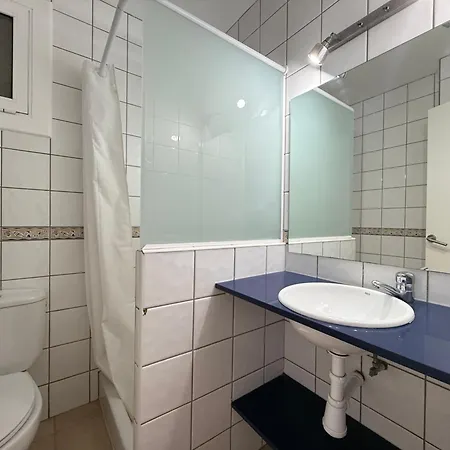 Agi Blaumar Ρόζες